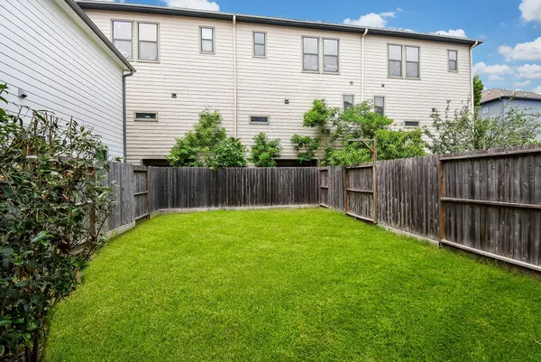 $3,600 | 1122 Live Oak Street, Houston, TX 77003