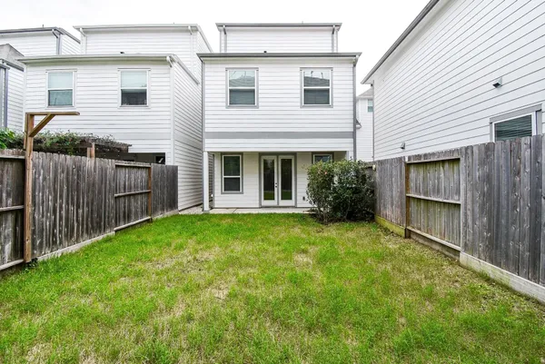 $3,600 | 1122 Live Oak Street, Houston, TX 77003