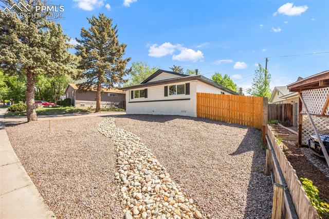 425 Placid Road Colorado Springs, CO 80910 - Photo 3 of 38
