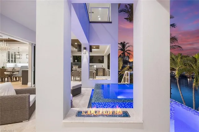 $6,500,000 | 175 Conners Avenue, Naples, FL 34108