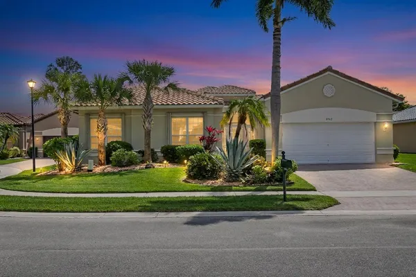 $675,000 | 8962 Torcello Way, Boynton Beach, FL 33472