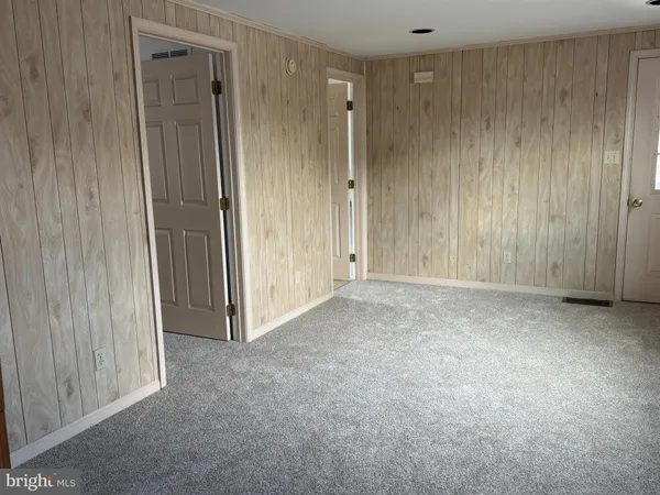 $379,000 | 310 North Dupont Road, Wilmington, DE 19804