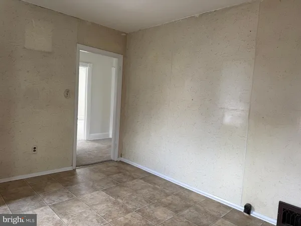 $379,000 | 310 North Dupont Road, Wilmington, DE 19804