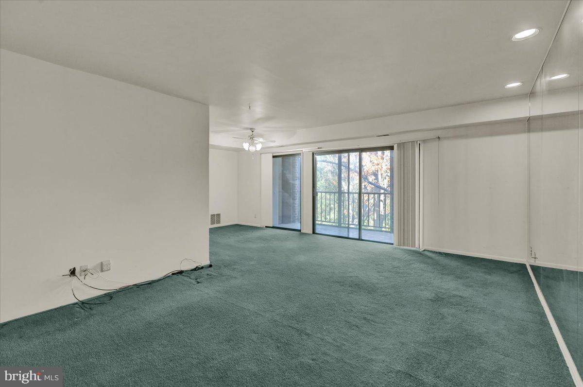 7 Fairway Road Reading, PA 19607 - Photo 8 of 20 a view of an empty room with a window