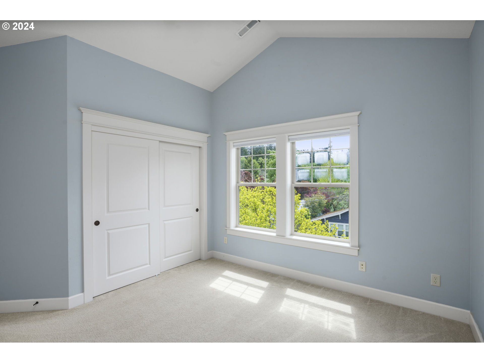 323 Southwest Carson Street Portland, OR 97219 - Photo 22 of 30 a view interior of the house and window