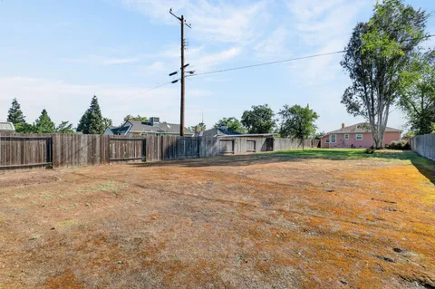 $365,000 | 2321 Howe Avenue, Sacramento, CA 95825