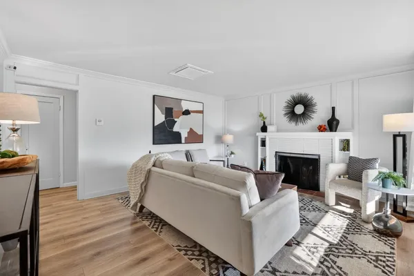 $365,000 | 2321 Howe Avenue, Sacramento, CA 95825