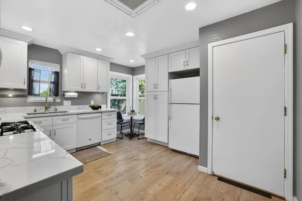 $365,000 | 2321 Howe Avenue, Sacramento, CA 95825