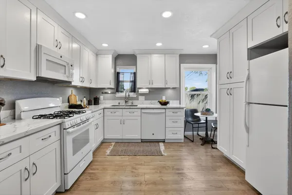 $365,000 | 2321 Howe Avenue, Sacramento, CA 95825