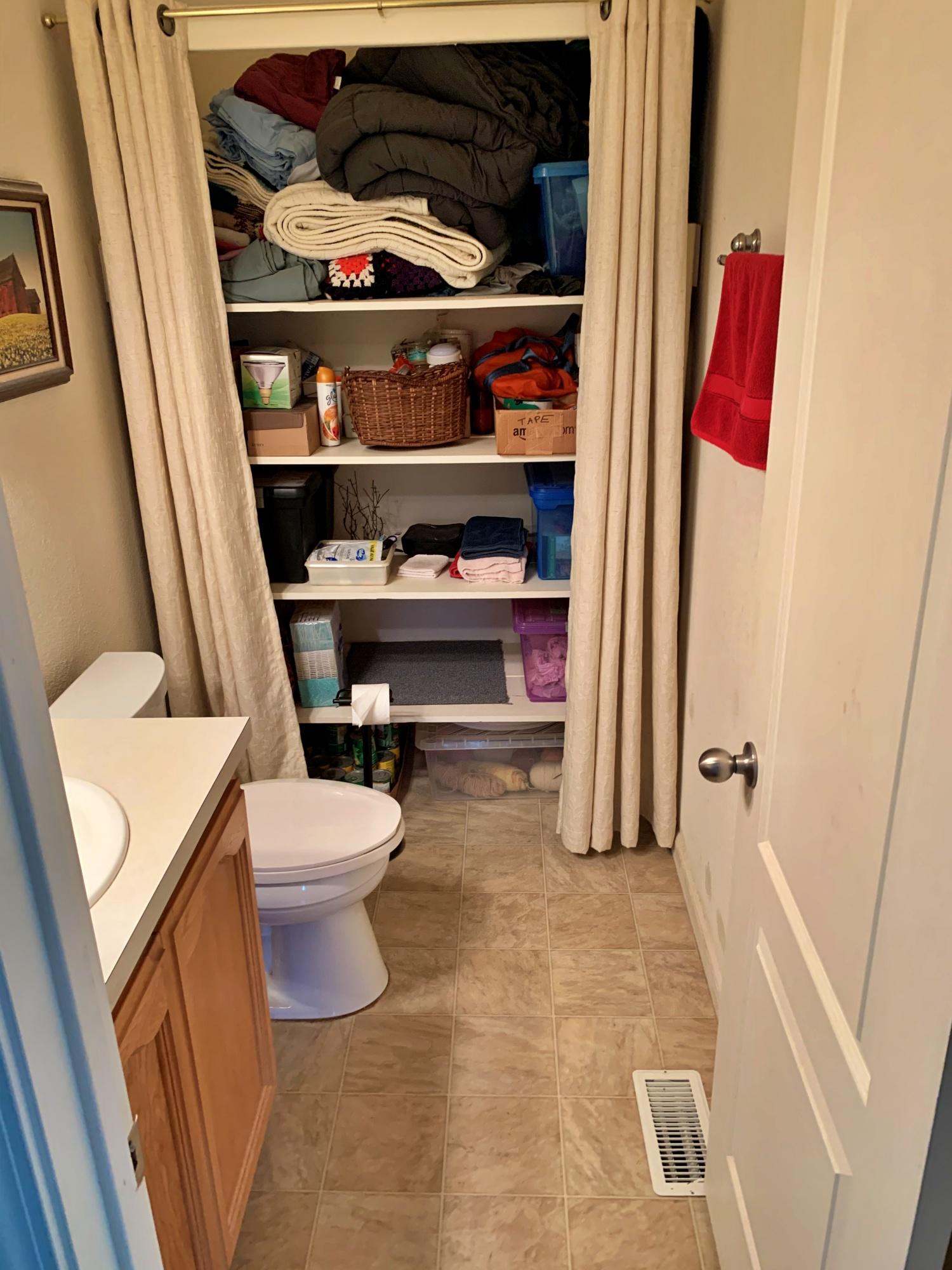 18010 Quail Ridge Road Cottonwood, CA 96022 - Photo 11 of 16 Guest Bathroom