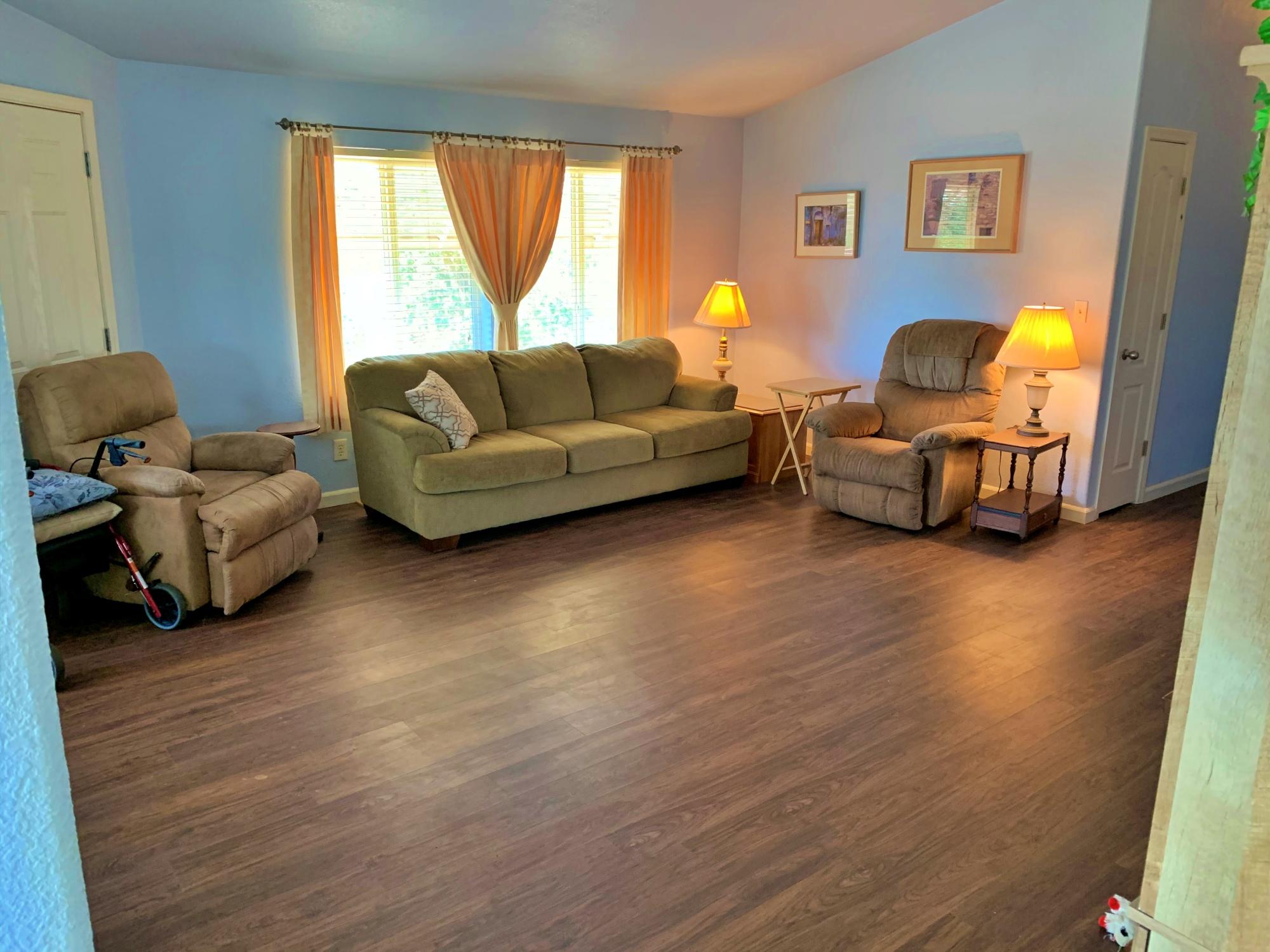 18010 Quail Ridge Road Cottonwood, CA 96022 - Photo 4 of 16 Living Room