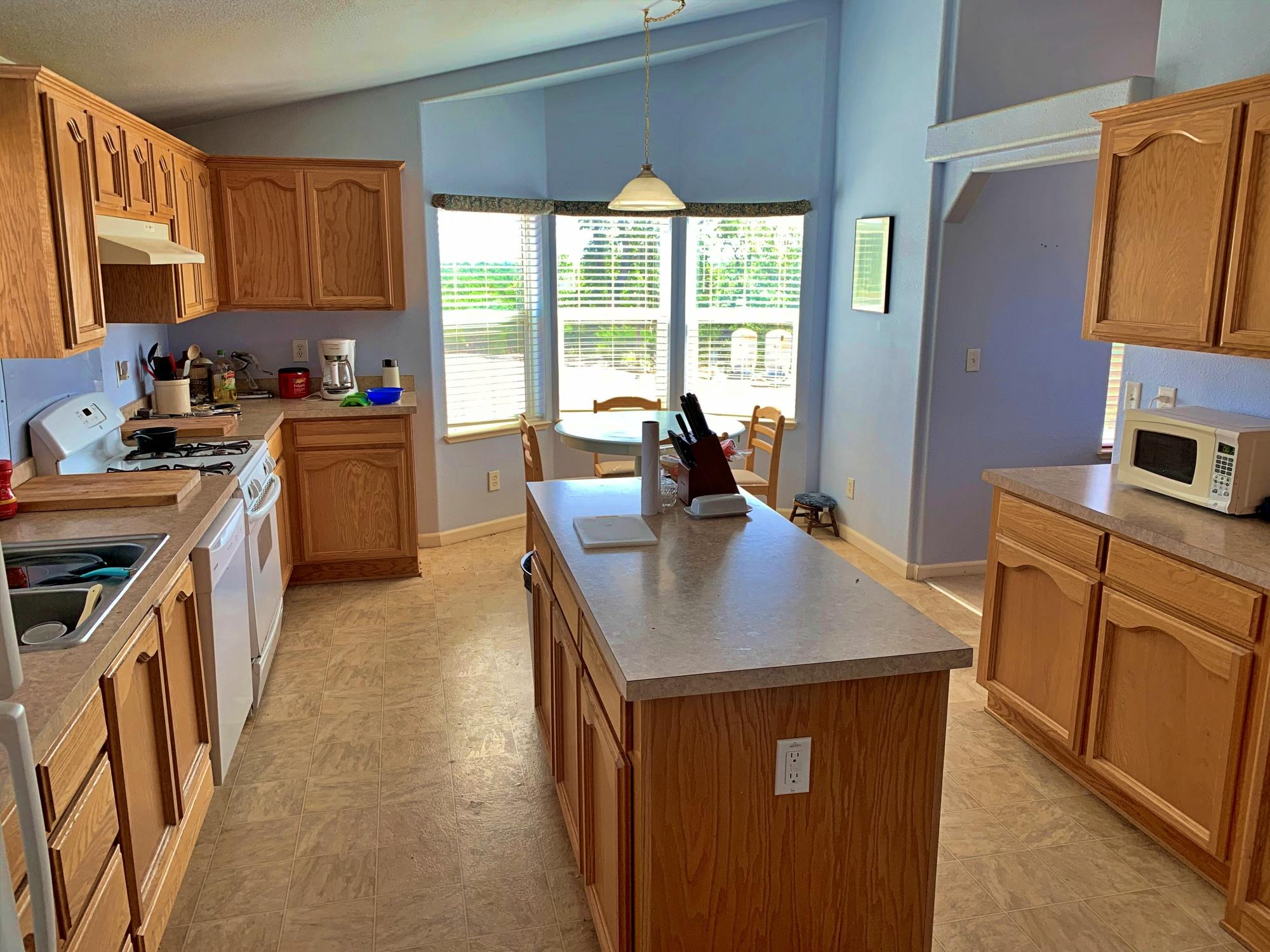 18010 Quail Ridge Road Cottonwood, CA 96022 - Photo 5 of 16 kitchen