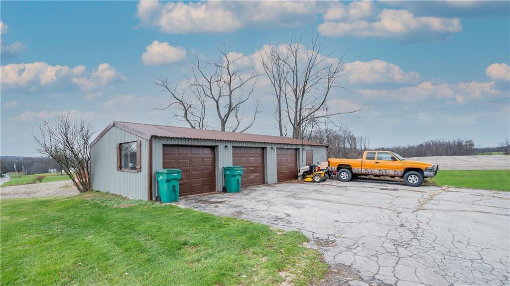 263 Holmes Road Mercer, PA 16137 - Photo 5 of 25