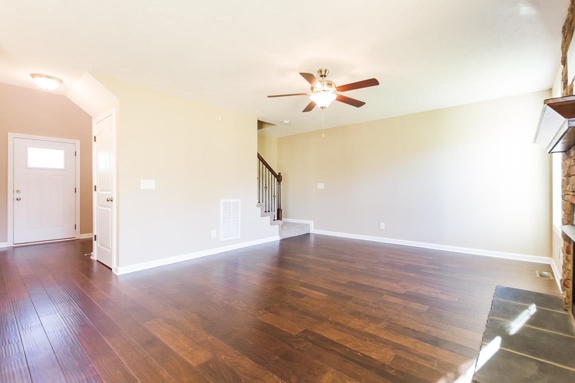 92 Rossview Road Clarksville, TN 37043 - Photo 3 of 28 Gallery Image 3