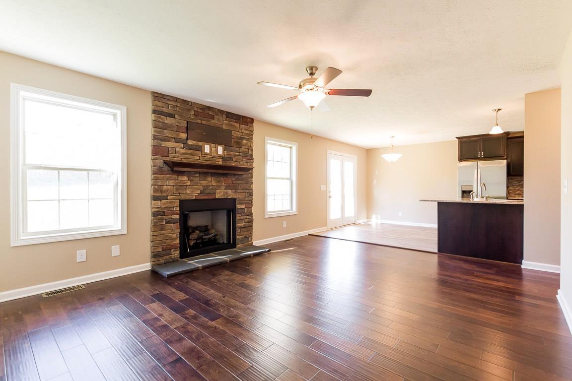 92 Rossview Road Clarksville, TN 37043 - Photo 5 of 28 Gallery Image 5