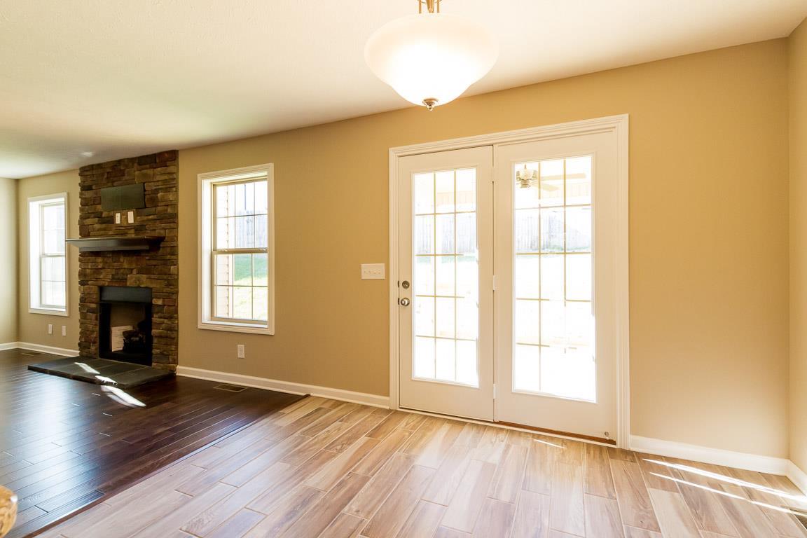 92 Rossview Road Clarksville, TN 37043 - Photo 6 of 28 Gallery Image 6