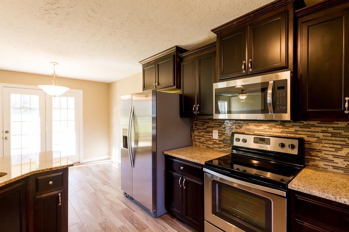 92 Rossview Road Clarksville, TN 37043 - Photo 10 of 28 Gallery Image 10