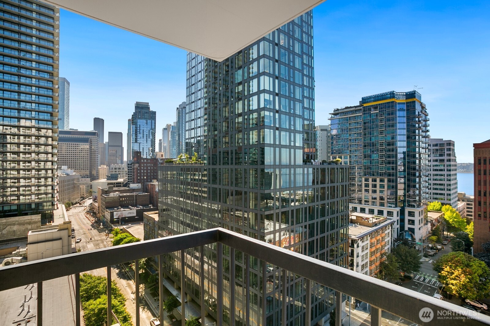 2100 3rd Avenue, Unit 1702 Seattle, WA 98121 - Photo 18 of 36