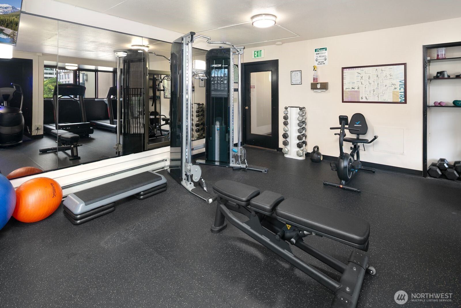 2100 3rd Avenue, Unit 1702 Seattle, WA 98121 - Photo 32 of 36