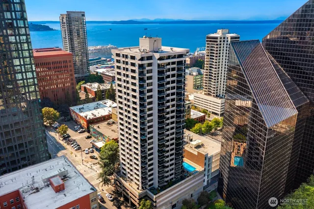 $669,000 | 2100 3rd Avenue, Unit 1702, Seattle, WA 98121