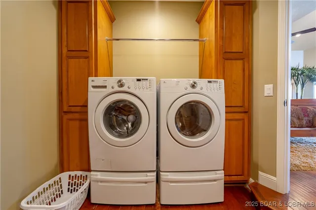 $950,000 | 4956 Shorewood Drive, Osage Beach, MO 65065