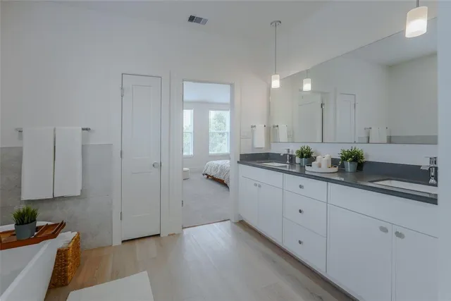 $2,500 | 862 Paul Quinn Street, Unit C, Houston, TX 77091