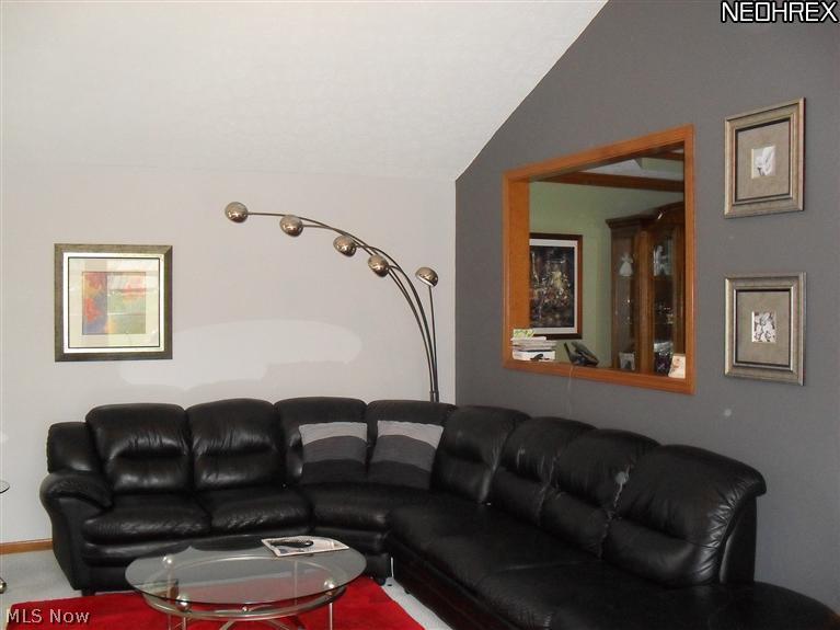 7592 Ridge Road Cleveland, OH 44129 - Photo 10 of 24 Gallery Image 10