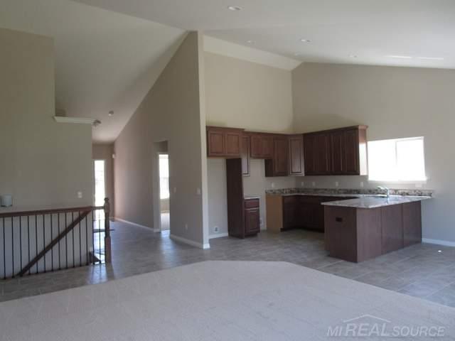 47403 Mariners New Baltimore, MI 48051 - Photo 2 of 7