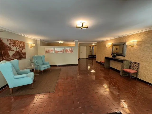 $699,000 | 330 West California Boulevard, Unit 203, Pasadena, CA 91105