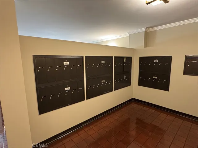 $699,000 | 330 West California Boulevard, Unit 203, Pasadena, CA 91105