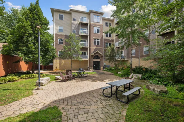 $214,000 | 4824 East 53rd Street, Unit 501, Minneapolis, MN 55417