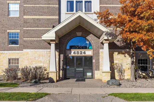 $214,000 | 4824 East 53rd Street, Unit 501, Minneapolis, MN 55417