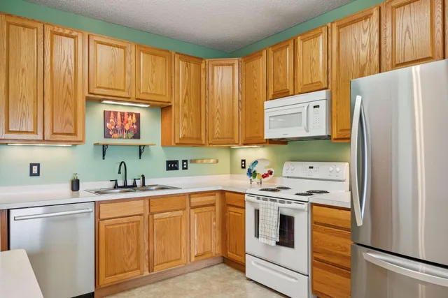 $214,000 | 4824 East 53rd Street, Unit 501, Minneapolis, MN 55417