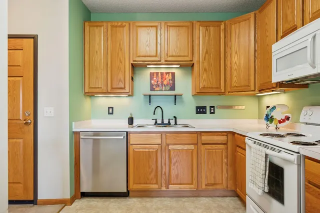 $214,000 | 4824 East 53rd Street, Unit 501, Minneapolis, MN 55417