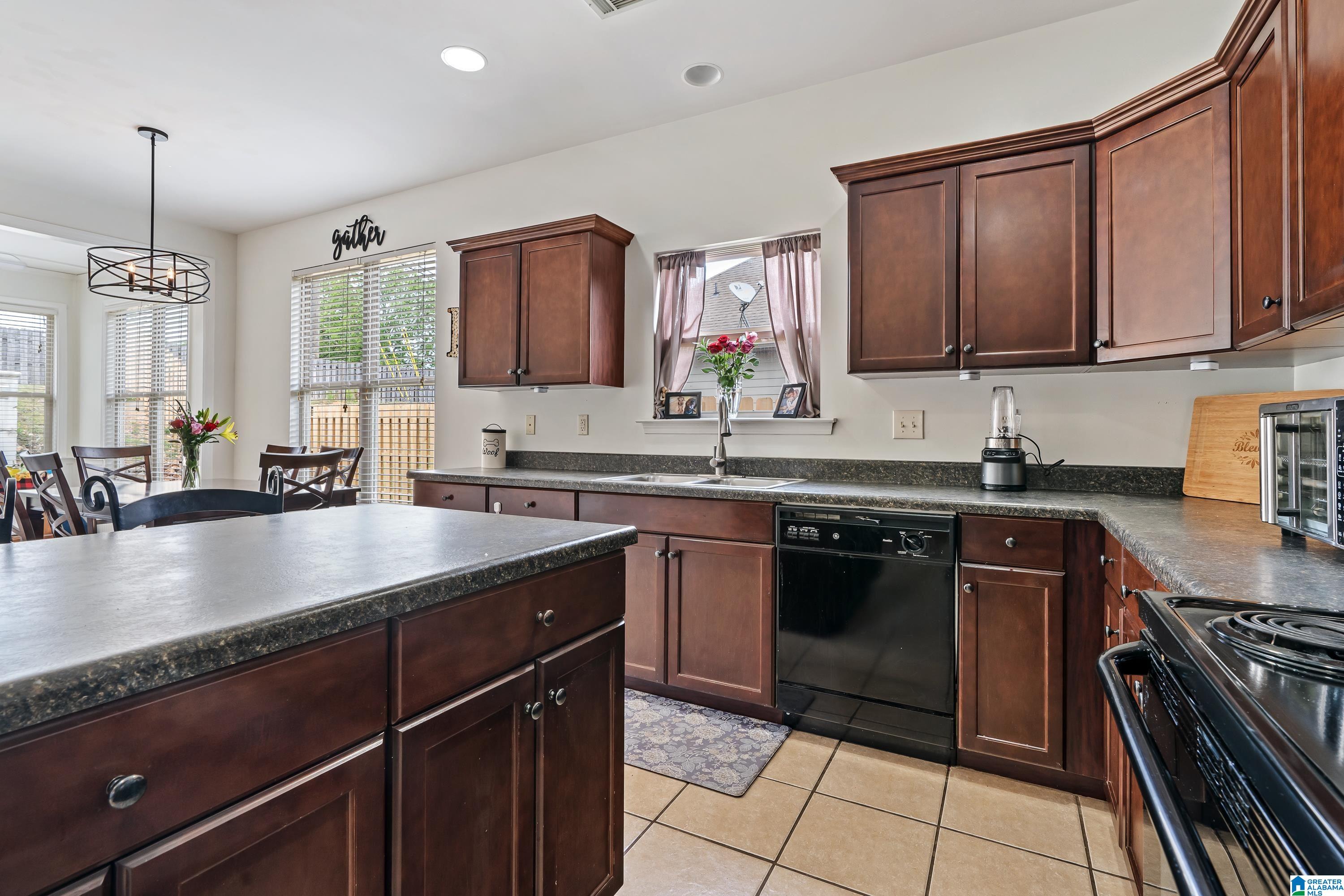 1056 Maryanna Road Calera, AL 35040 - Photo 14 of 46