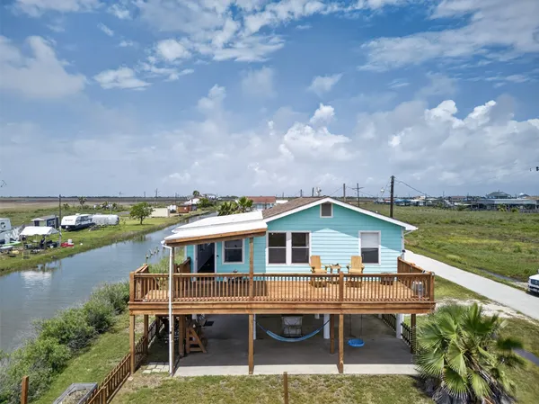 $237,000 | 1209 North Jacks Road, Crystal Beach, TX 77650