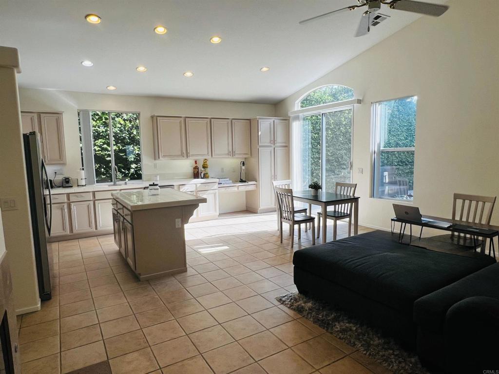 2194 Corte Acebo Carlsbad, CA 92009 - Photo 12 of 38