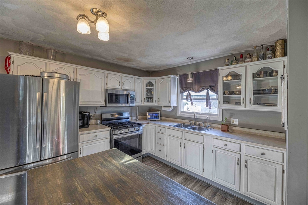 721 Cambridge Street, Unit B Fall River, MA 02721 - Photo 4 of 22