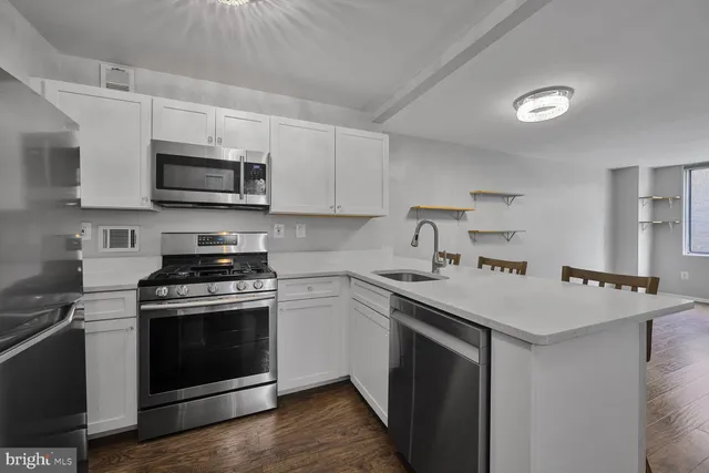 $1,900 | 2939 Van Ness Street Northwest, Unit 405, Washington, DC 20008