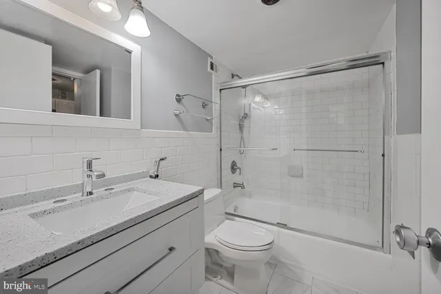 $1,900 | 2939 Van Ness Street Northwest, Unit 405, Washington, DC 20008