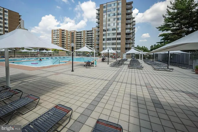 $1,900 | 2939 Van Ness Street Northwest, Unit 405, Washington, DC 20008