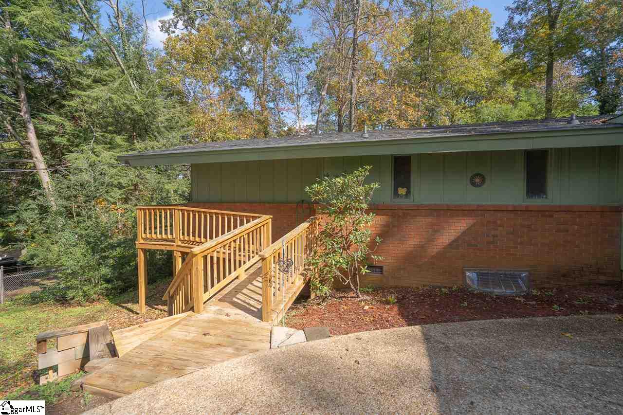 103 Robinall Drive Easley, SC 29642 - Photo 2 of 36