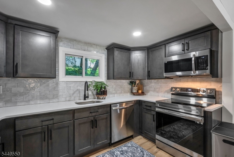 48 Dunham Road West Milford, NJ 07421 - Photo 20 of 36 Gallery Image 20