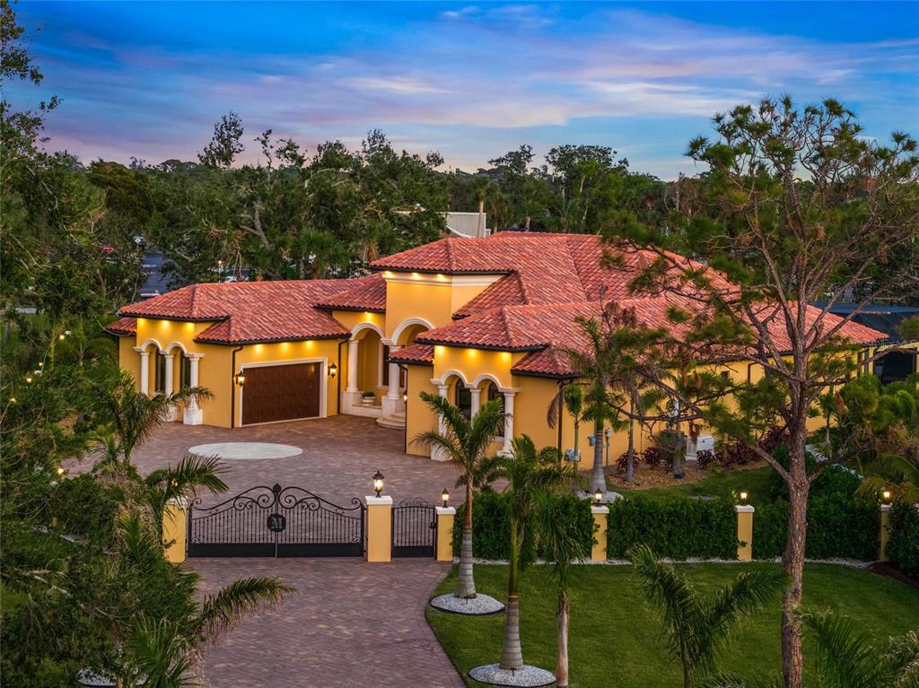 2340 Bayshore Road Nokomis, FL 34275 - Photo 2 of 94