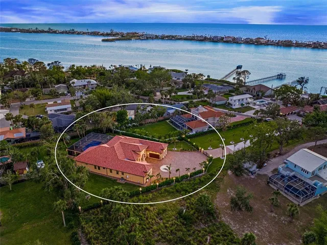 $3,500,000 | 2340 Bayshore Road, Nokomis, FL 34275