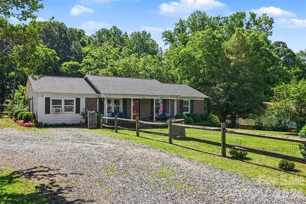 $325,000 | 4744 Hickory Grove Road, Mount Holly, NC 28120