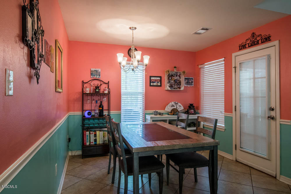 16281 Old Joe Moran Road Kiln, MS 39556 - Photo 14 of 26 Dining room 1.1