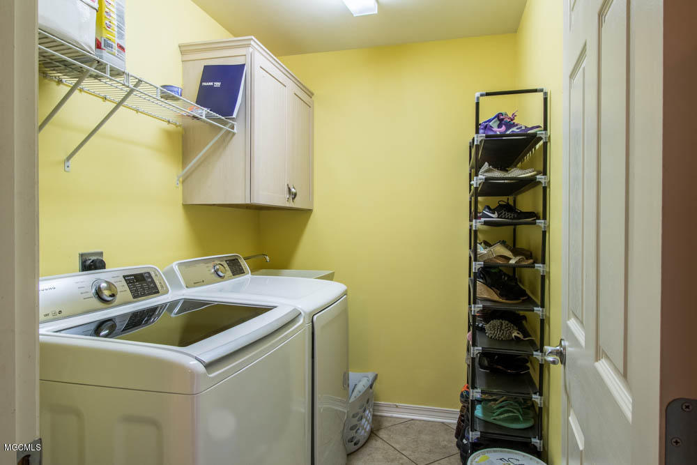 16281 Old Joe Moran Road Kiln, MS 39556 - Photo 18 of 26 Laundry room