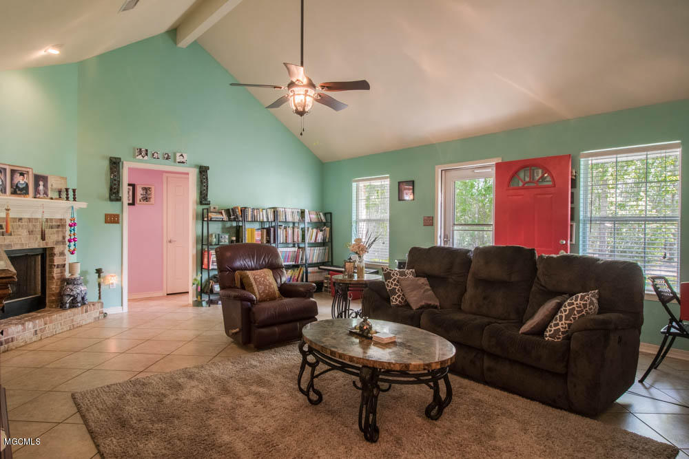 16281 Old Joe Moran Road Kiln, MS 39556 - Photo 10 of 26 Family room 1.1
