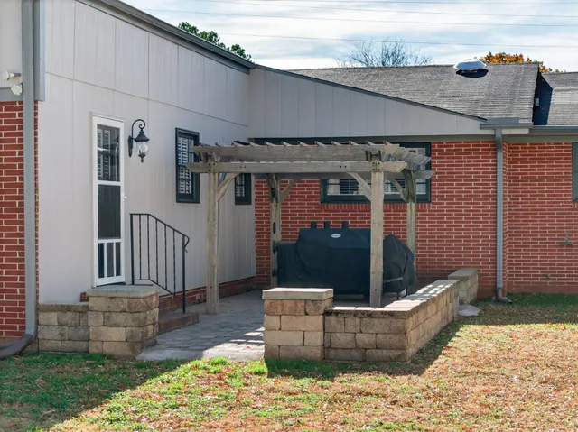 $349,900 | 1105 Bagley Drive, Fayetteville, TN 37334